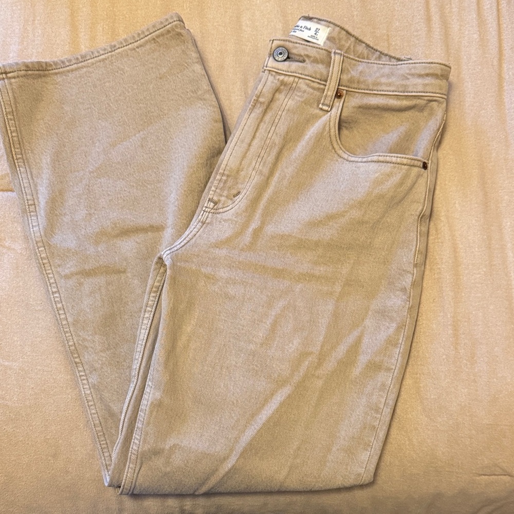 Abercrombie and Fitch 90s Relaxed Jean